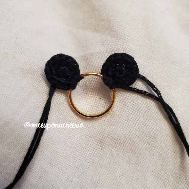 DIY Minnie Mouse Ring Crochet Pattern and Tutorial - Attaching Mouse Ears