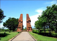 Candi Wringin Lawang