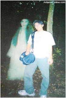 KUMPULAN GAMBAR FOTO HANTU SERAM 