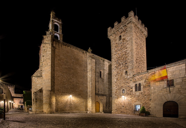 Plaza de las Veletas y Torre de las Cigüeñas :: Canon EOS5D MkIII | ISO100 | Canon 17-40@17mm | f/18 | 30s (tripod)