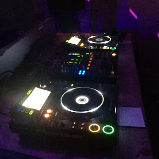 DJ, decks, turntable