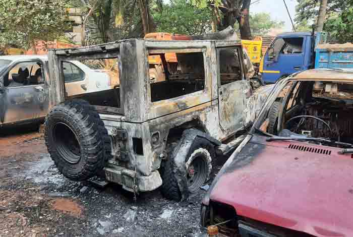 Kannur, Kerala, News, Youth, Arrest, Case, Vehicles, Police Station, Custody, CCTV, Social Media, Attack, Top-Headlines, Youth arrested in case of setting fire vehicles parked police station.