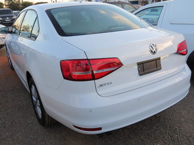 VW Jetta Trendline 2016 - traseira