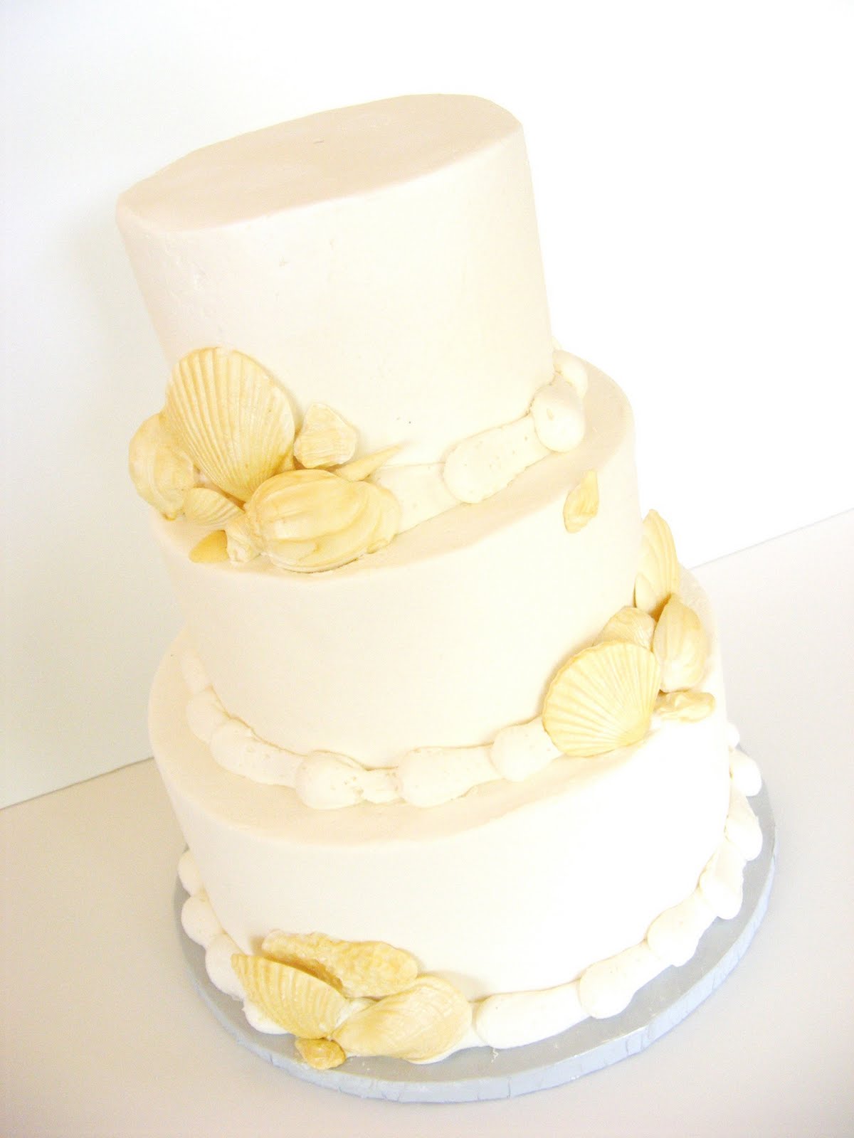 beach wedding cakes pictures