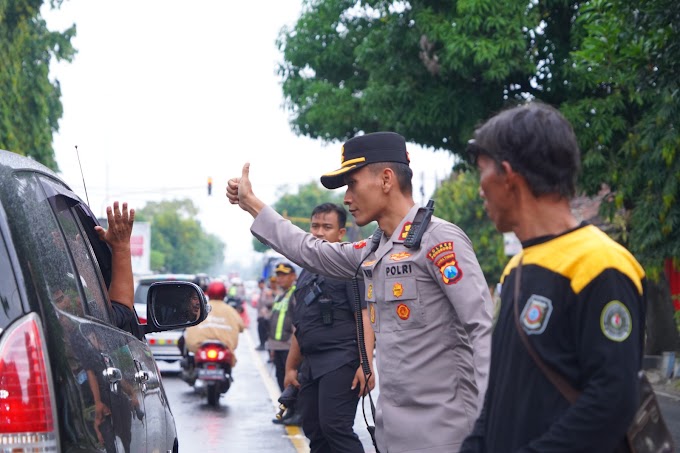 Polres Ponorogo Kawal Ketat Pemberangkatan  2.400 Warga PSHW-TM Ponorogo ke Suran Agung di Madiun
