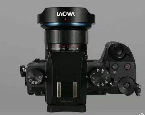 Объектив Laowa 6mm f/2.0 C-Dreamer с камерой Panasonic Lumix