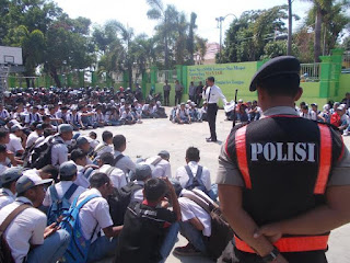 Ratusan Siswa SMK Yosonegoro Demo, Tuntut Kasek Mundur