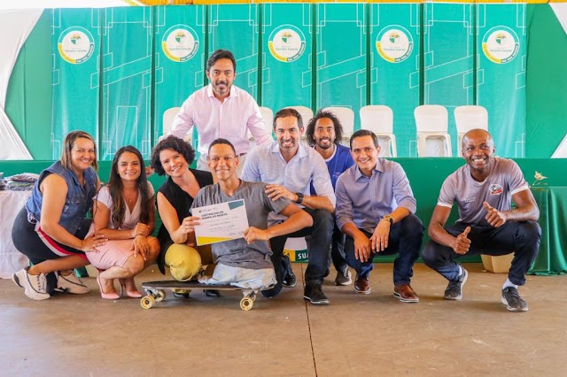 "Em Senador Canedo nós investimos no paradesporto para melhorar a vida de nossa gente", prefeito Fernando Pellozo durante entrega de uniformes aos atletas