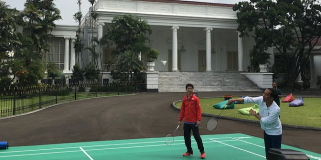 Keren: Peringatan Sumpah Pemuda Jokowi Tanding Bulu 