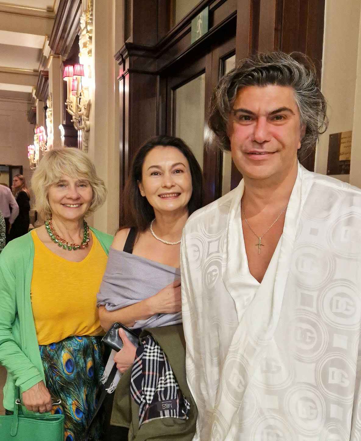 Is This Mutton Gail Hanlon with friend meeting Russian dancer Nikolai Tsiskaridze