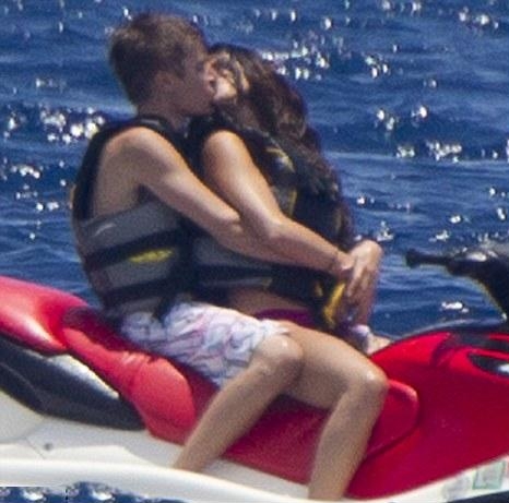 Justin Bieber rubs Selena Gomez's feet because he has a Foot Fetish