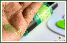 pep De-tox Neem & Aloe Face Wash texture