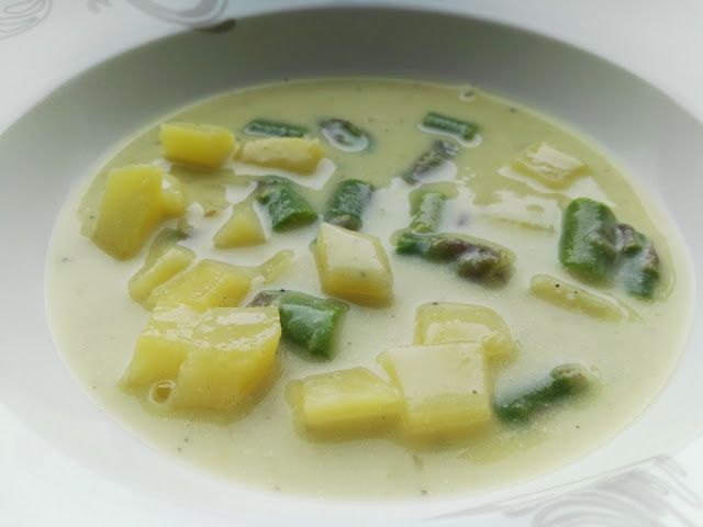 Suppe mit gesundem Spargel cremig und fein