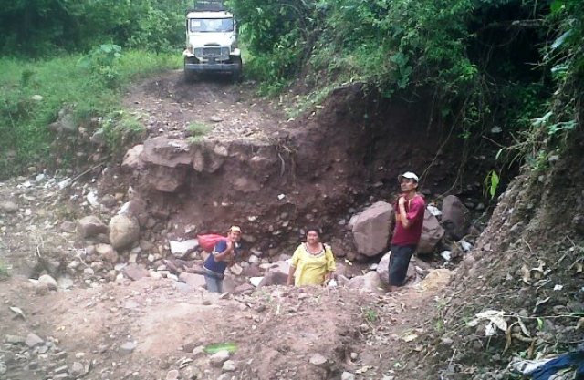 cosechas-se-pierden-en-la-sierra-por-mala-vialidad