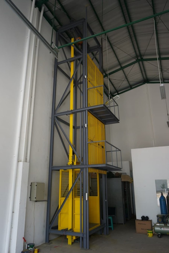 Jasa Instalasi Cargo Lift di  Proyek Periuk Tangerang