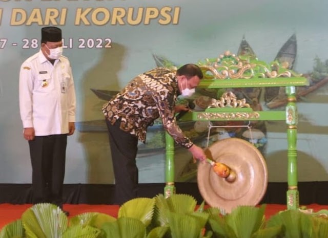 Bupati Batola Ikuti Bimtek Pemberdayaan Anti Korupsi di Kalimantan Selatan 