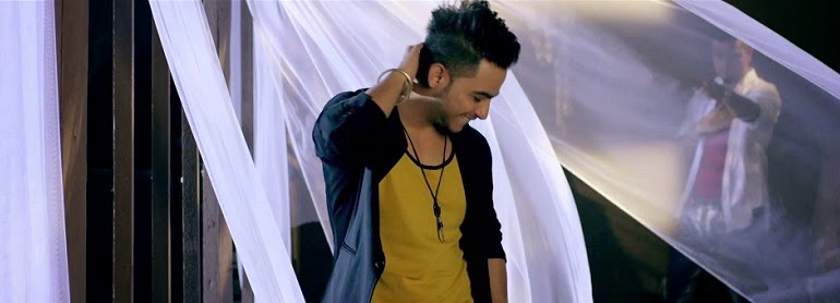 Inspirational Millind Gaba Hairstyle In Bus Tu<br/>