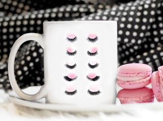 Eyelashes Coffee mug