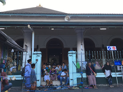 Pengalaman Berbuka Puasa di Masjid Ampel