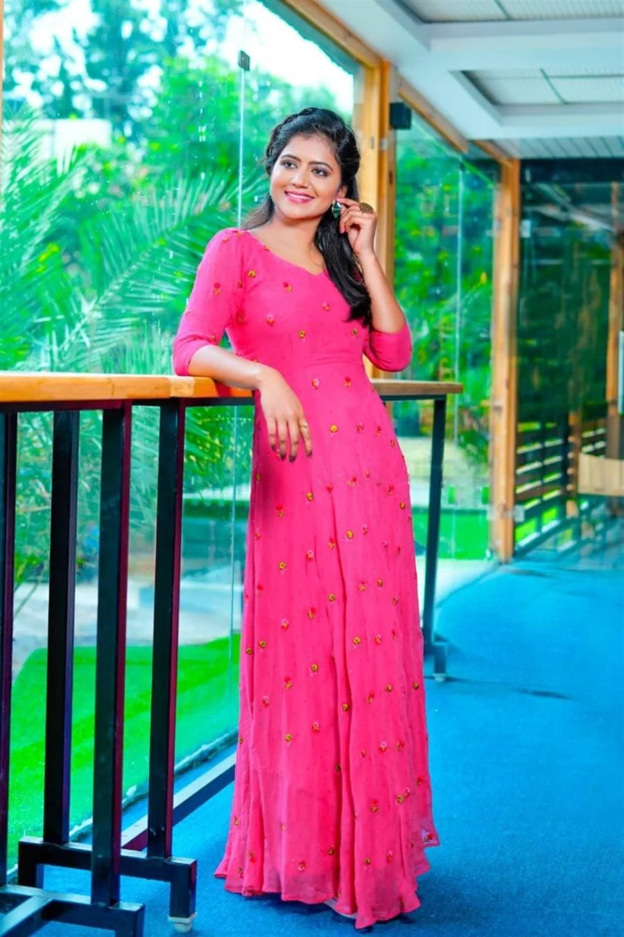 Bigg Boss 3 Participant V6 Teenmaar Savitri In Pink Dress