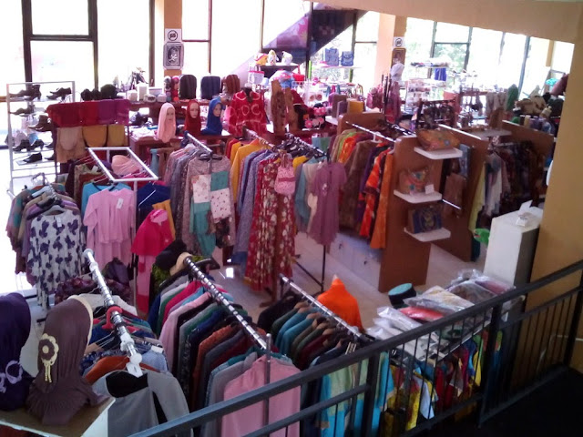 Sentra UKM MERR Surabaya: Fashion goods