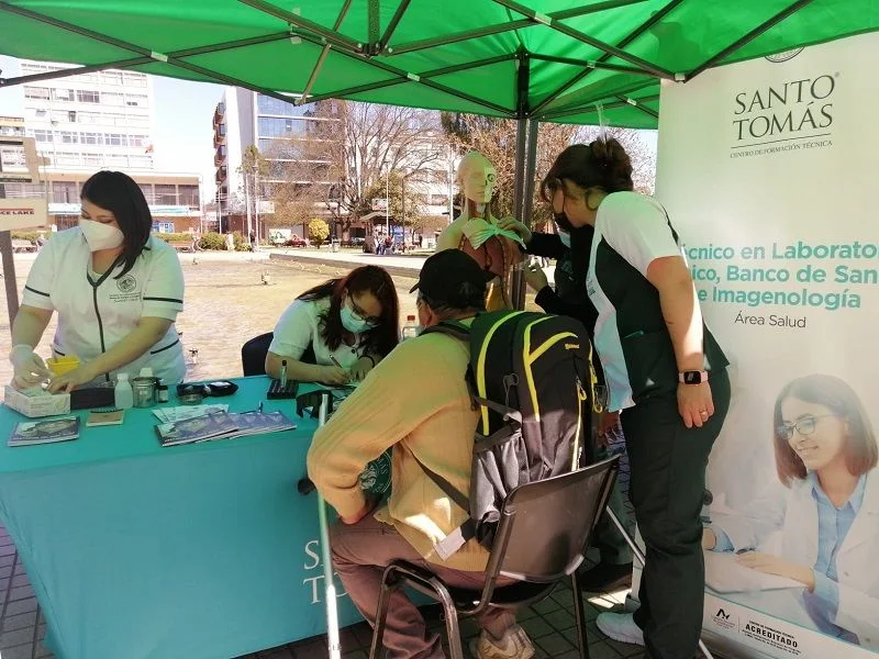 Feria vocacional para Admisión 2023 de Santo Tomás Osorno