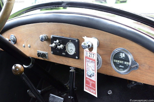 1919 Auburn Beauty-Six dashboard