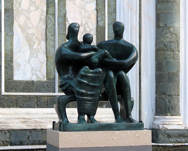 Family Group by Henry Moore, San Miniato al Monte, Via delle Porte Sante, Florence