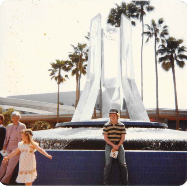 Epcot Center Glass Pillars Fountain Disney World