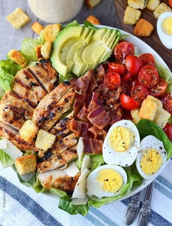 GRILLED CHICKEN AVOCADO CAESAR SALAD