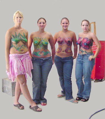 Popular women body painting Popular women body painting