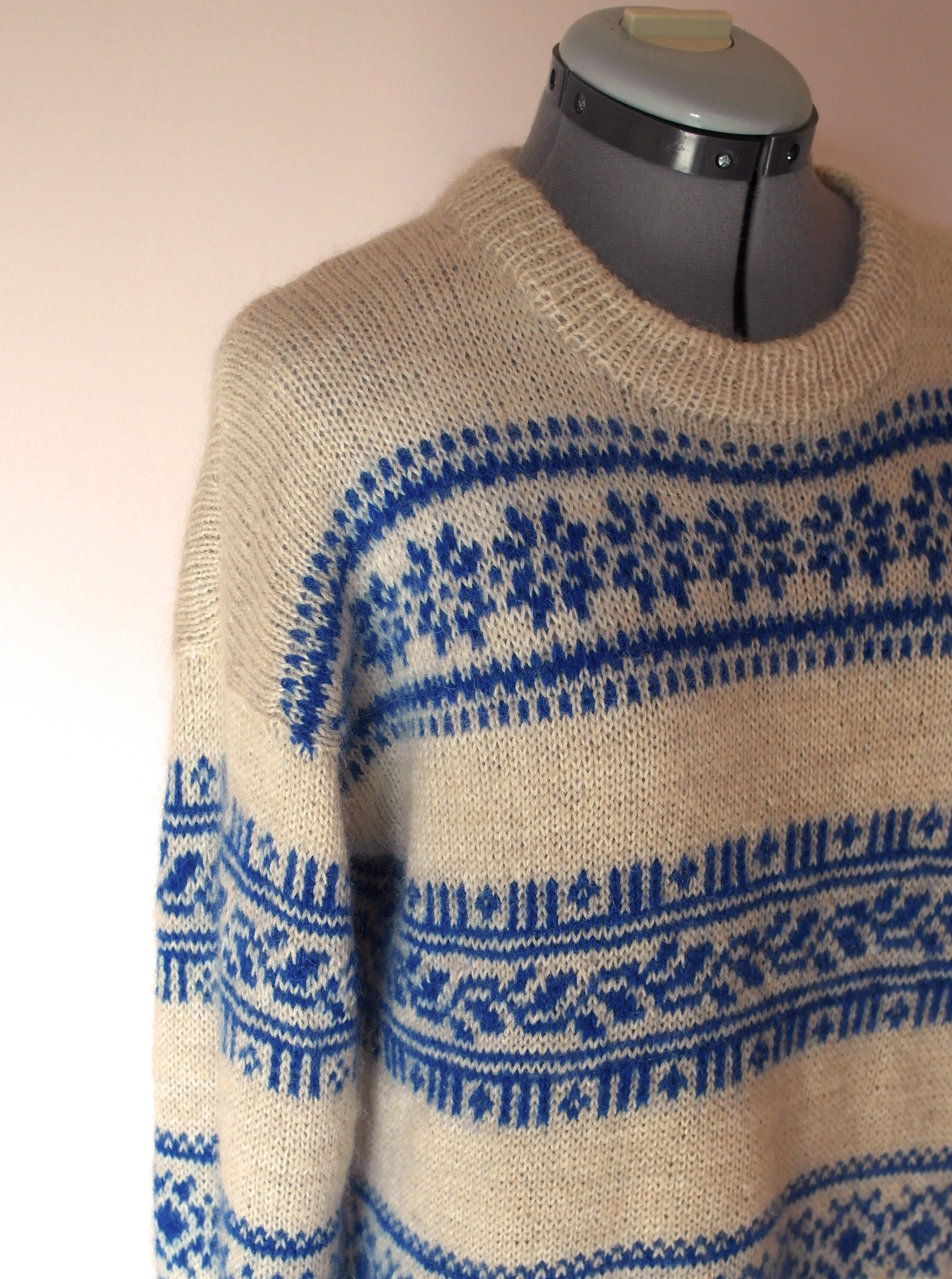 Sujuti: Porcelain Sweater oder Geburtstagspullover