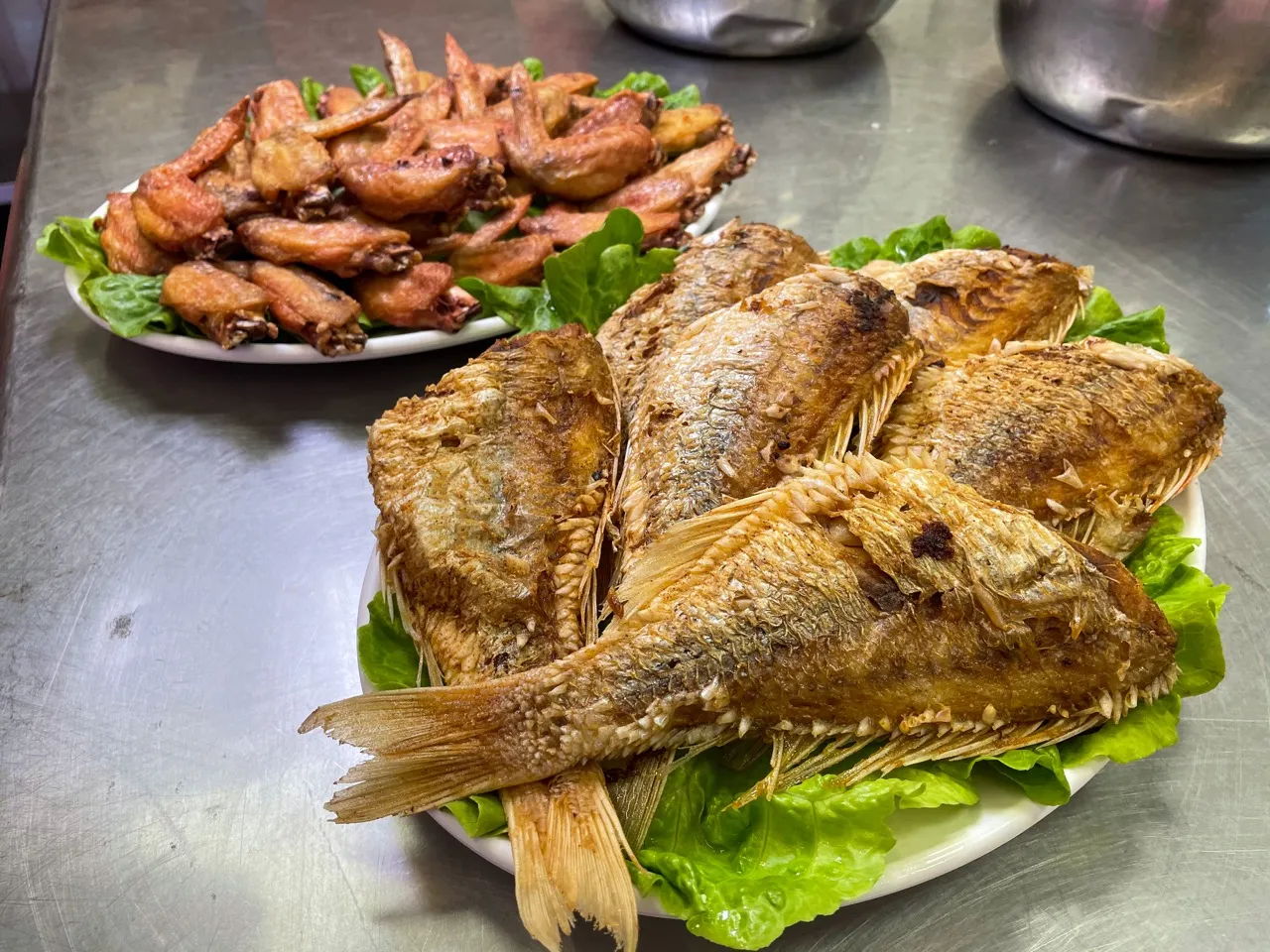 [高雄][林園]阿香澎湖碳烤｜當天現捕漁獲、超大魷魚、澎湖鮮蚵、現煮小卷麵線超狂豐富食材吃到飽｜平價碳烤CP值超高