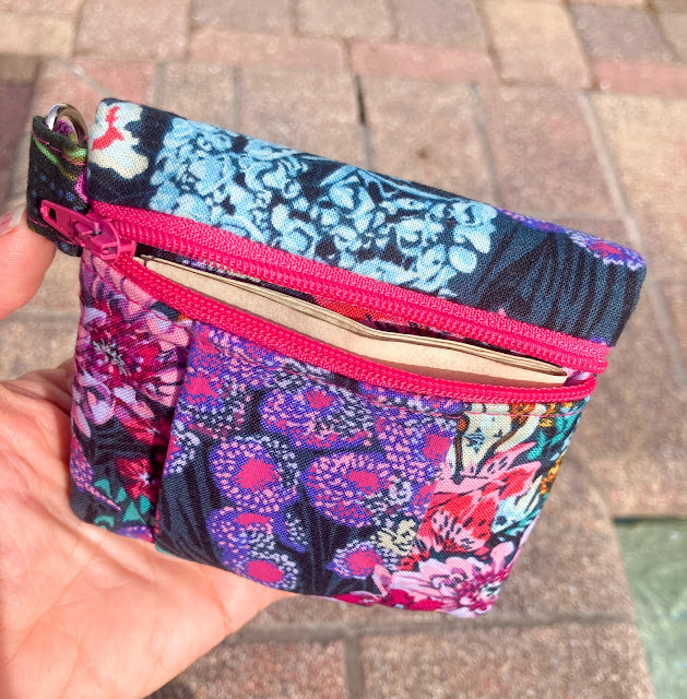 The Flip Zip Wallet - Sew a small wallet - Free pattern with Newsletter subscription