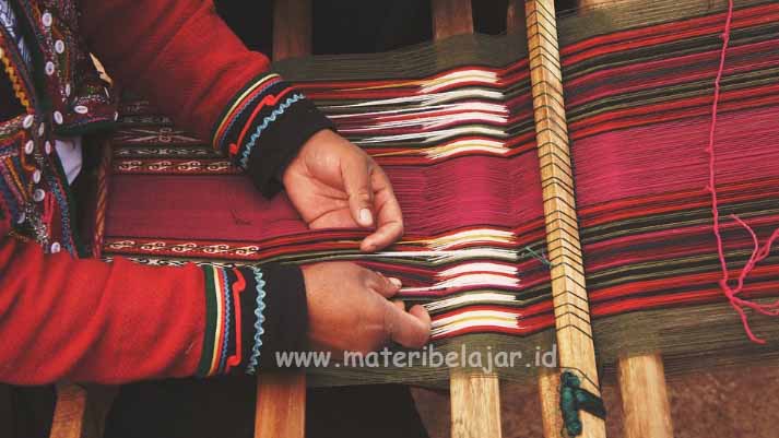  Pengertian  Dan Contoh Karya Seni Kriya Tekstil Materi 