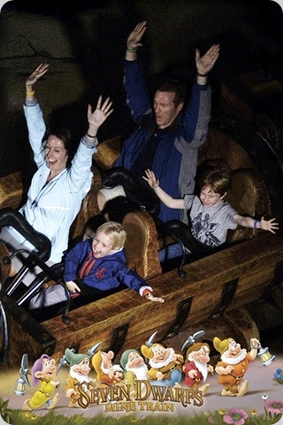 PhotoPass_Visiting_Magic_Kingdom_Park_7194715359