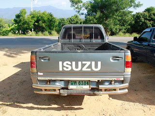 ISUZU - TFR มังกรทอง(ปี91-97) - SPARK EX เกียร์ ธรรมดา ปี 1992 สีเทา เครื่อง ดีเซล 2500 cc ราคา 155,000 บาท แอร์, ซีดี, วิทยุ เทป, เบาะหนังหรือหนังแท้, แม็กไลนเนอร์, แม่แรง, ล้ออะไหล่, ภาษีประกันครบ  ราคาต่อรองได้ครับ เครื่อง 90 สภาพพร้อมใช้งาน เครื่องเดิม ช่วงล่างแน่น ไม่ต้องกลัวครับ รับประกันว่า ไม่มีการชนมาแน่นอน !! 100%  รายละเอียดจากคู่มือรถ วันเดือนปีที่จดทะเบียน : 23 กรกฎาคม 2535  เลขทะเบียน : ผค 6384 ป้ายทะเบียนจังหวัด : เชียงใหม่ ประเภท : รถยนต์บรรทุกส่วนบุคคล ลักษณะ : กระบะบรรทุก ยี่ห้อรถ : ISUZU แบบ/รุ่น : TFR54HB สี : เทา เลขตัวรถ : TFR54HA - 9796834 ยี่ห้อเครื่องยนต์ : ISUZU เลขเครื่องยนต์ : 4JA1 – B61104 เชื้อเพลิง : ดีเซล จำนวนสูบ : 4 สูบ จำนวนซีซี : 2500 ซีซี จำนวนแรงม้า : 90 แรงม้า เพลา : 2 เพลา ล้อ : 4 ล้อ ยาง : 4 เส้น น้ำหนักรวม : 2500 กก.  คุณ อินใจ เรืองประไพ โทรศัพท์ : 0819607463 ที่อยู่ : 137 หมู่5 ต.แม่ปั๋ง อ.พร้าว จ.เชียงใหม่ 50190 