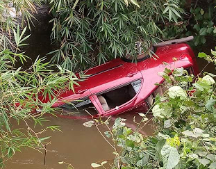  Photos: Vehicle carrying family plunges into a river in Imo State