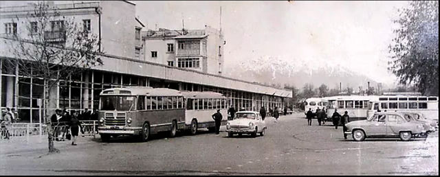 Фото города Душанбе 1960-ых годов и те же места в 2015 году.