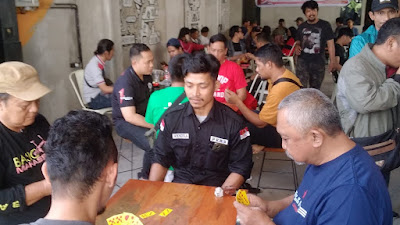Semarakkan HUT RI ke-78, Komunitas Crime Jurnalis Bareng Ditreskrimsus Polda Sulsel Gelar Lomba Domino di  Kopizone Makassar