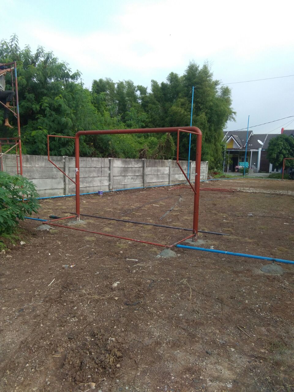 RUMPUT MANILA UNTUK LAPANGAN SEPAK BOLA MINI DI PRIUK 