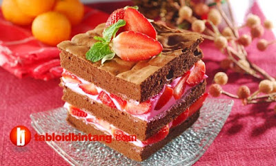 Layer Strawberry Cake