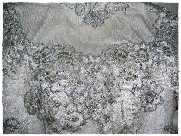IndrirevO: Jahit Kebaya (Akad Nikah)