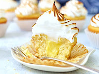 LEMON MERINGUE CUPCAKES