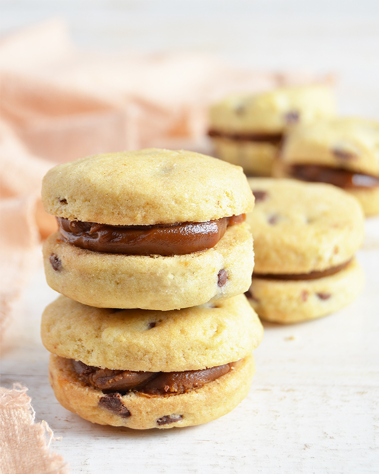 Alfajores con chips de chocolate