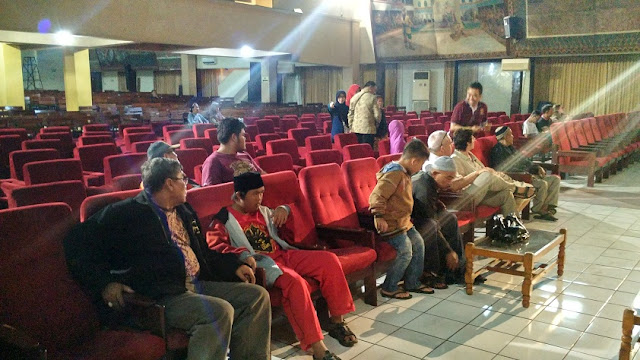 Kursi VIP wayang orang sriwedari