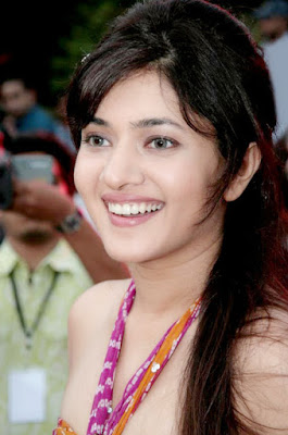 Saisha Sehgal Photos 04