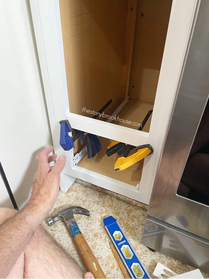 Adding spacer between drawers