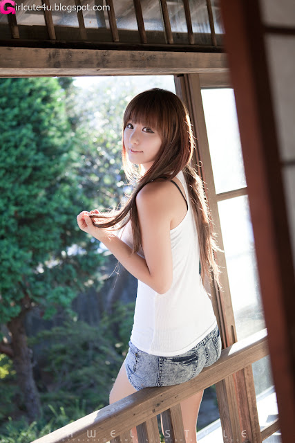 2 Ryu Ji Hye Outdoor and Indoor-very cute asian girl-girlcute4u.blogspot.com