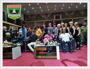 Gubernur Irwan Prayitno : Penampilan Jessir Chung Theater Music Box  Menginspirasi